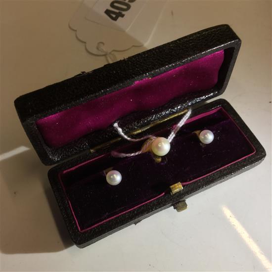 Boxed pearl studs